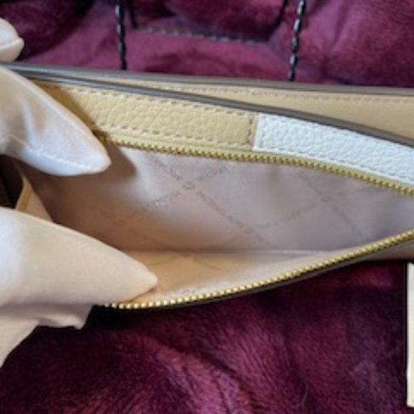 MICHAEL KORS NWT LEATHER LONG WALLET - Picture 6 of 6